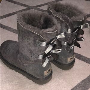 UGG bailey bow II grey boots size 8